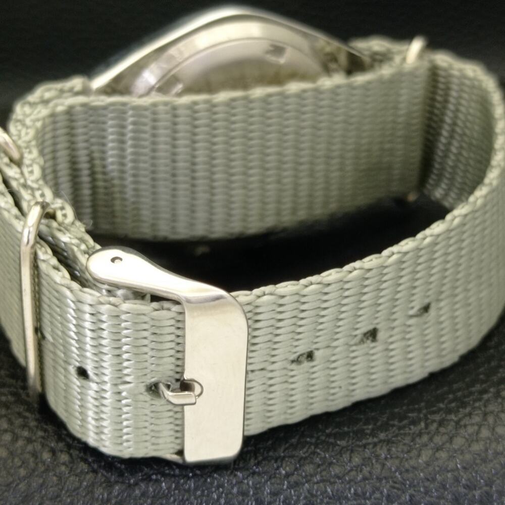 Vintage 1984 Seiko Automatic Mens Silver Watch W/daydate & Green accents - Picture 2 of 8